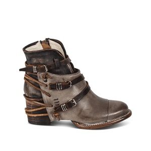 Freebird Crue booties. Slightly used condition, size 9 but fits like a size 8.